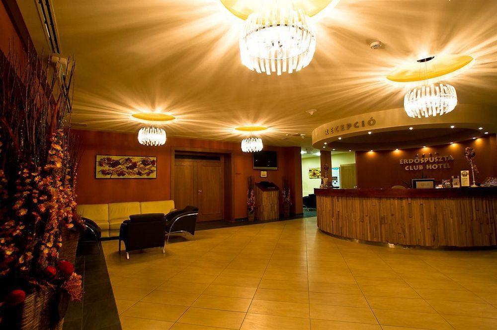 Erdospuszta Club Hotel Fenyves Debrecen Extérieur photo