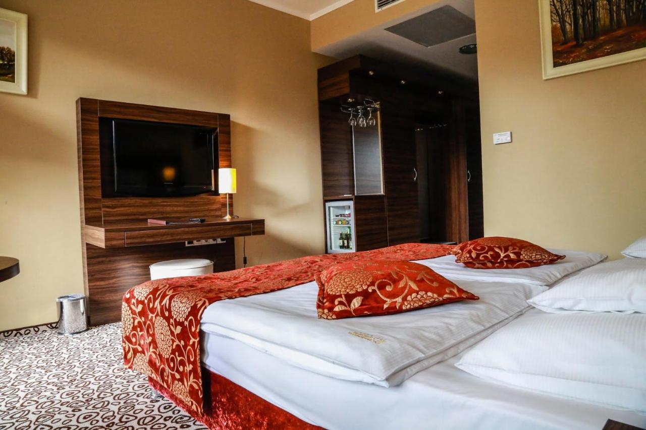 Erdospuszta Club Hotel Fenyves Debrecen Extérieur photo