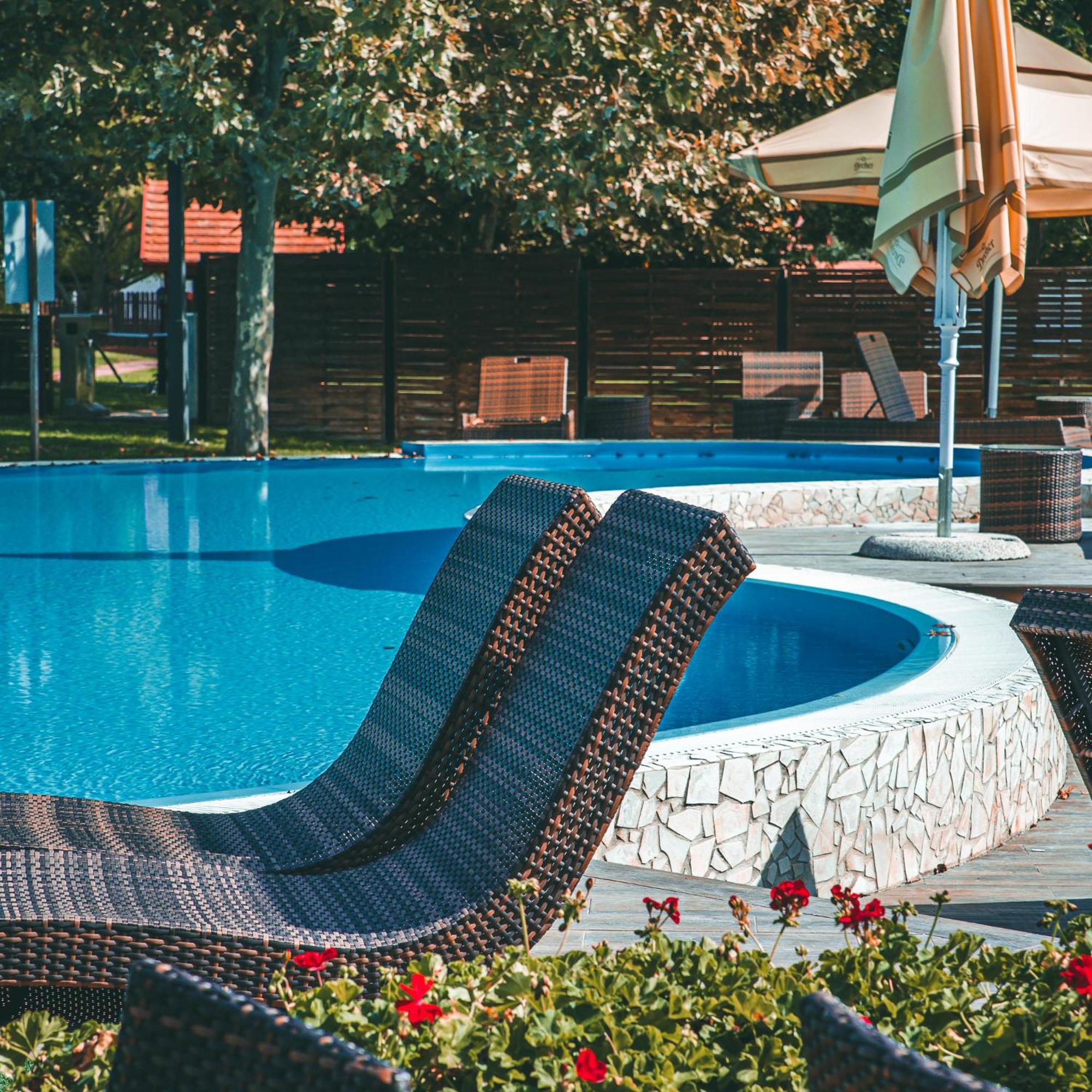 Erdospuszta Club Hotel Fenyves Debrecen Extérieur photo